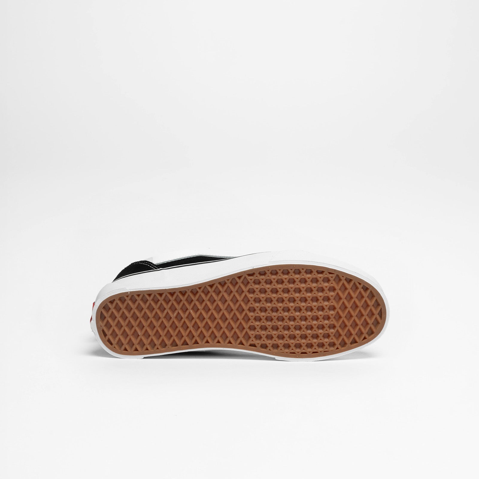 Knu Skool Black White