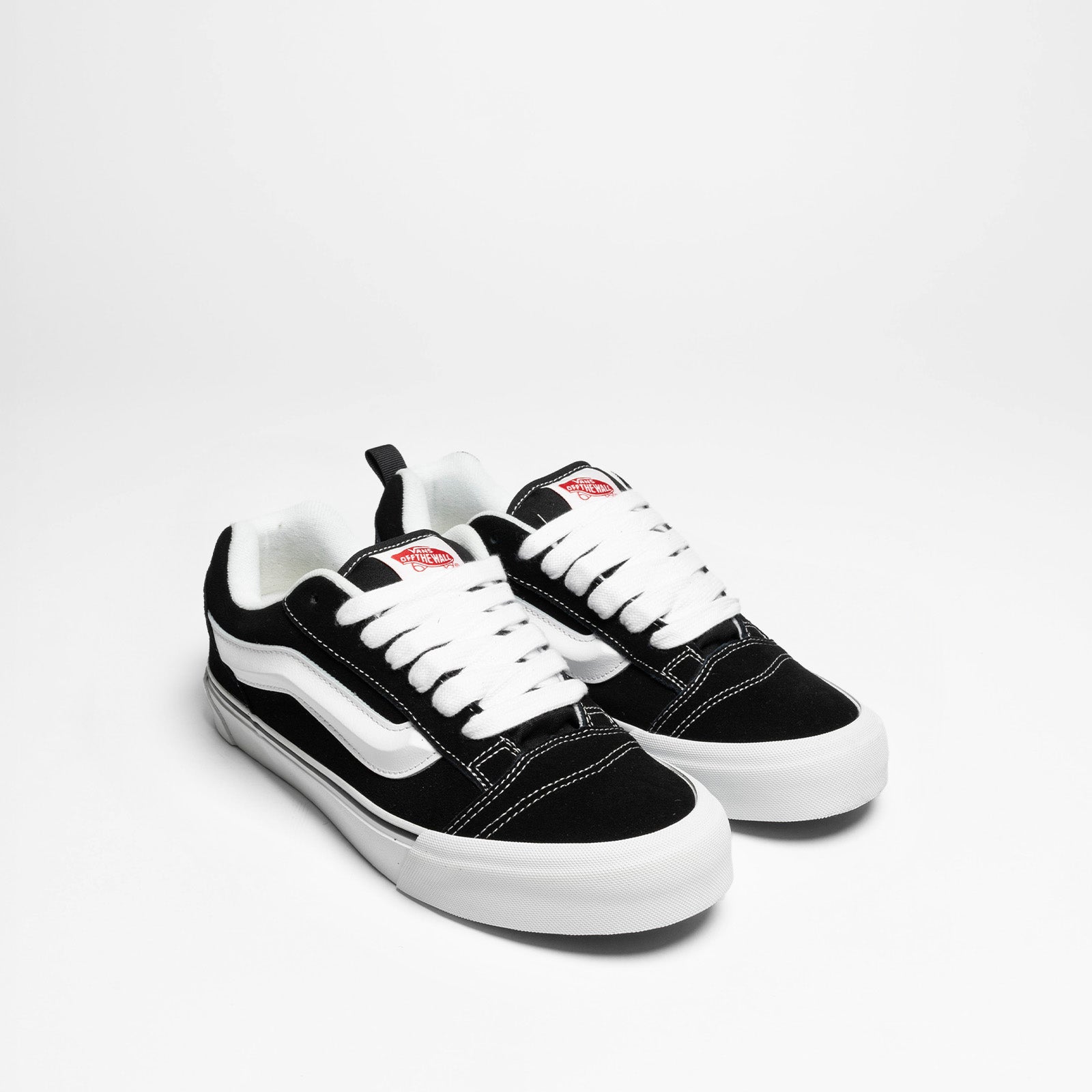 Knu Skool Black White