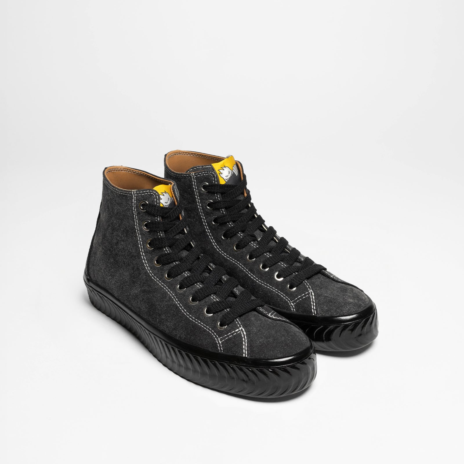 VM003 Canvas Hi Spitfire Black