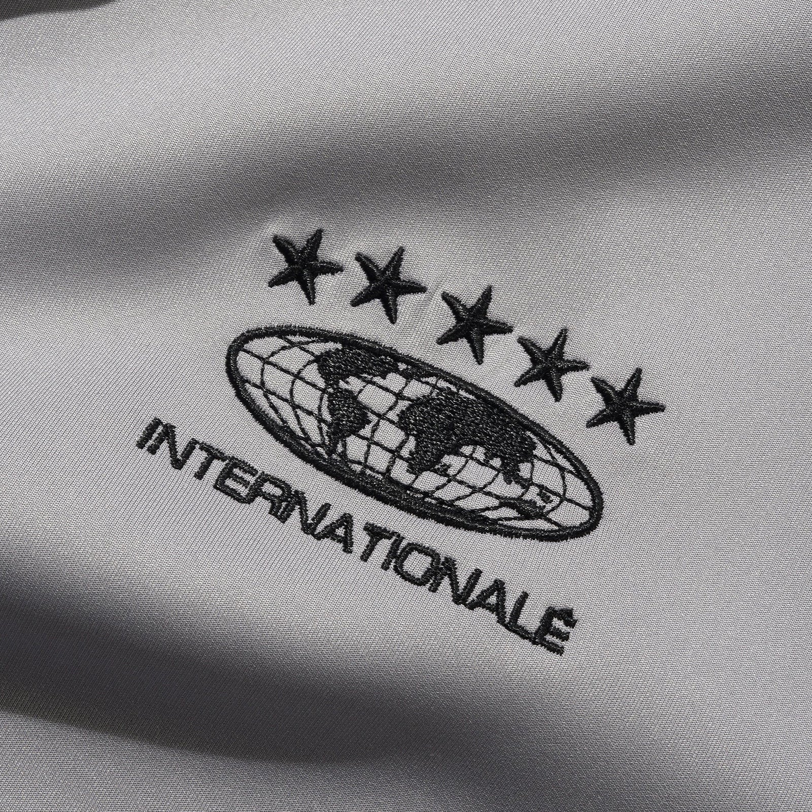 Internationale Track Grey