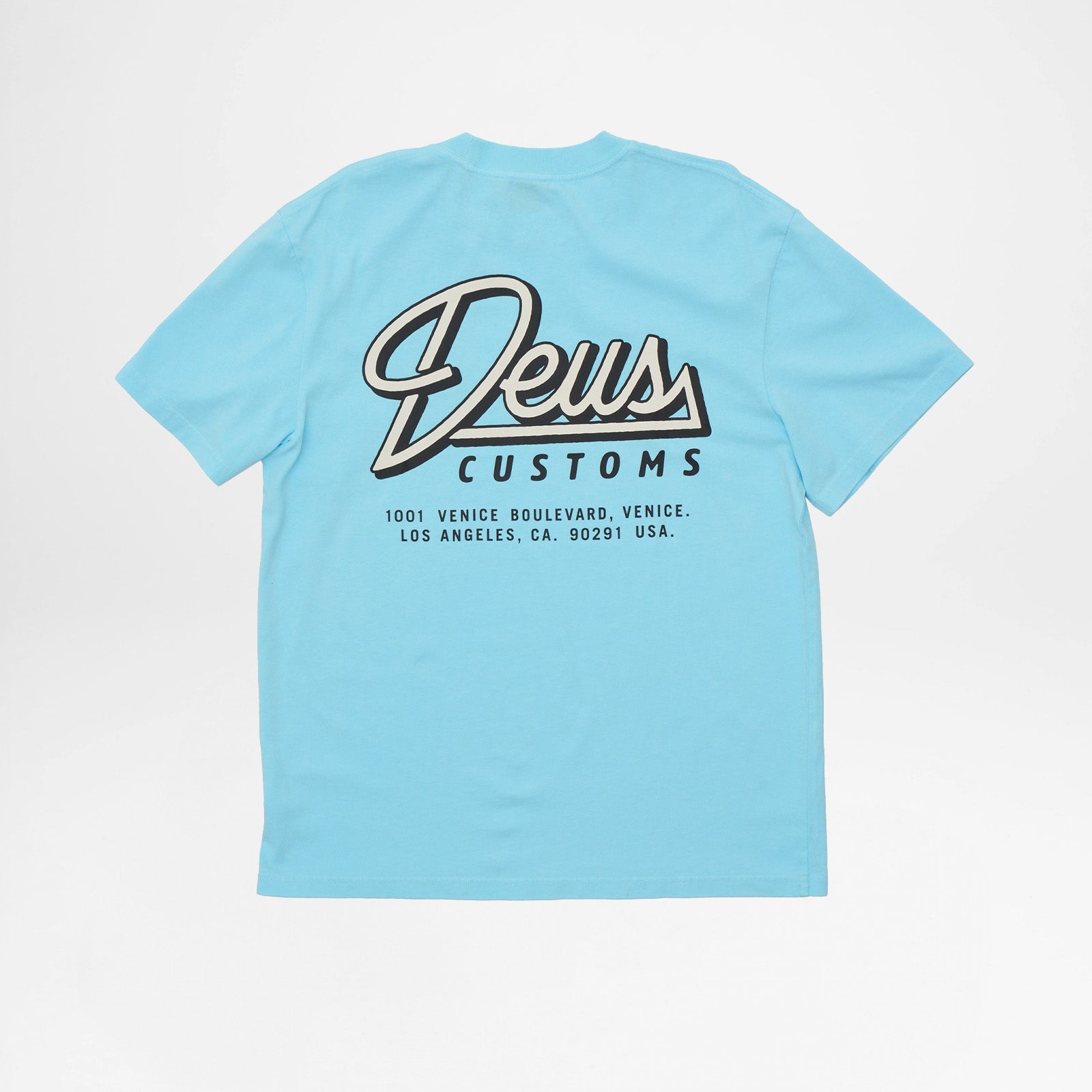 https://cdn02.plentymarkets.com/1t4q64x4rcv9/item/images/6181/full/Deus-DMP251947A-Conduit-Tee-Sky-Blue-10.jpg