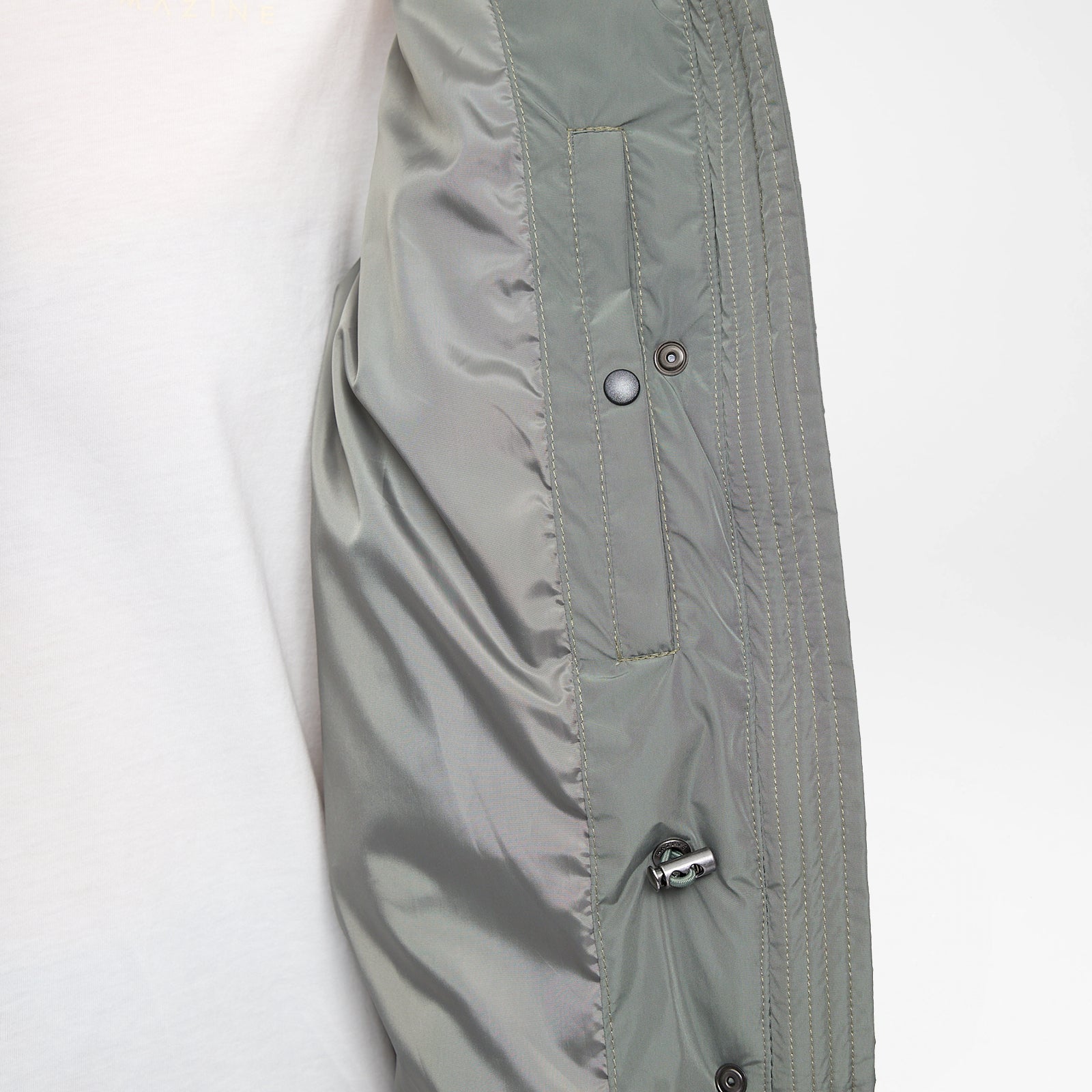 Waves Quilt Puffer Light Bottle