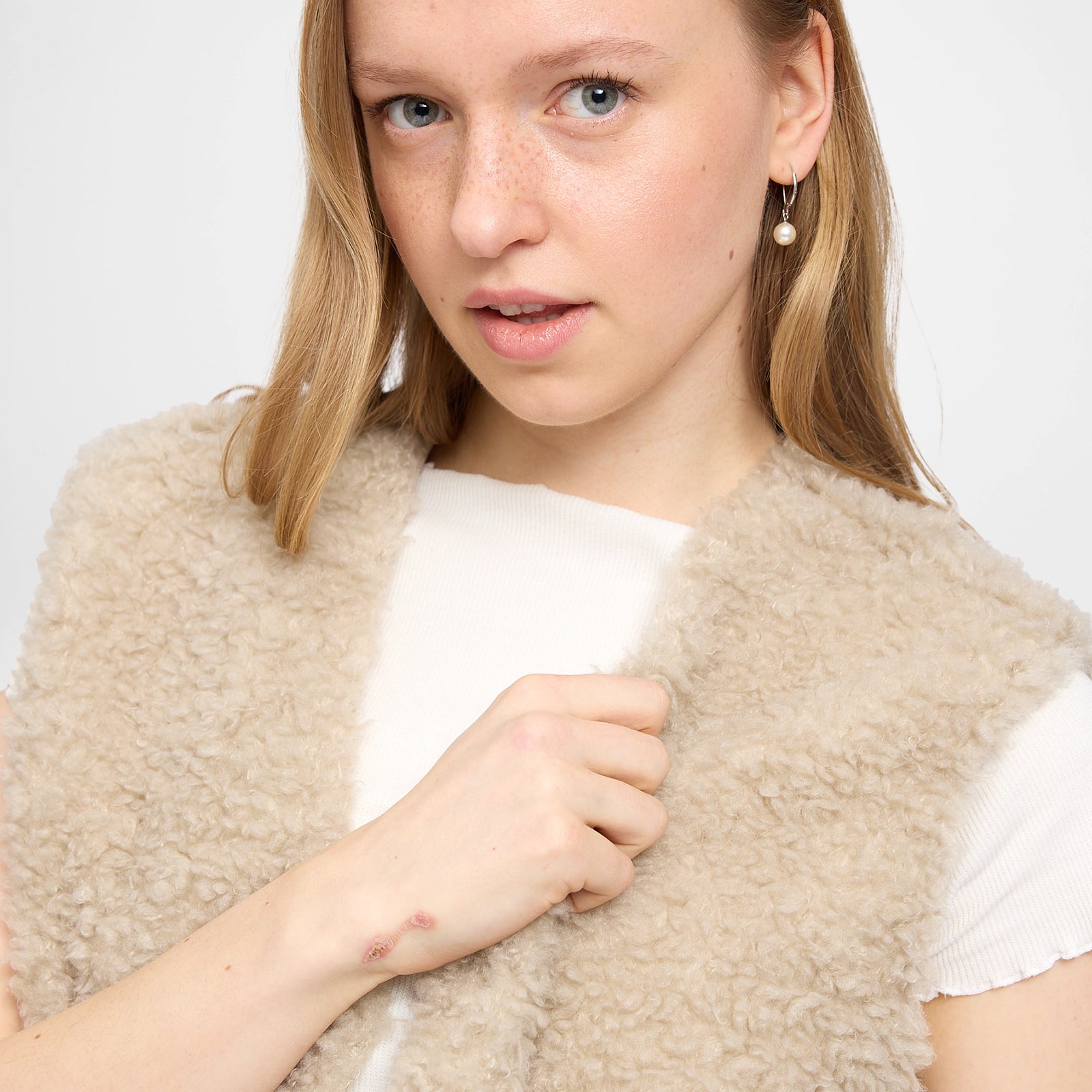 Faux-Fur Vest Natural