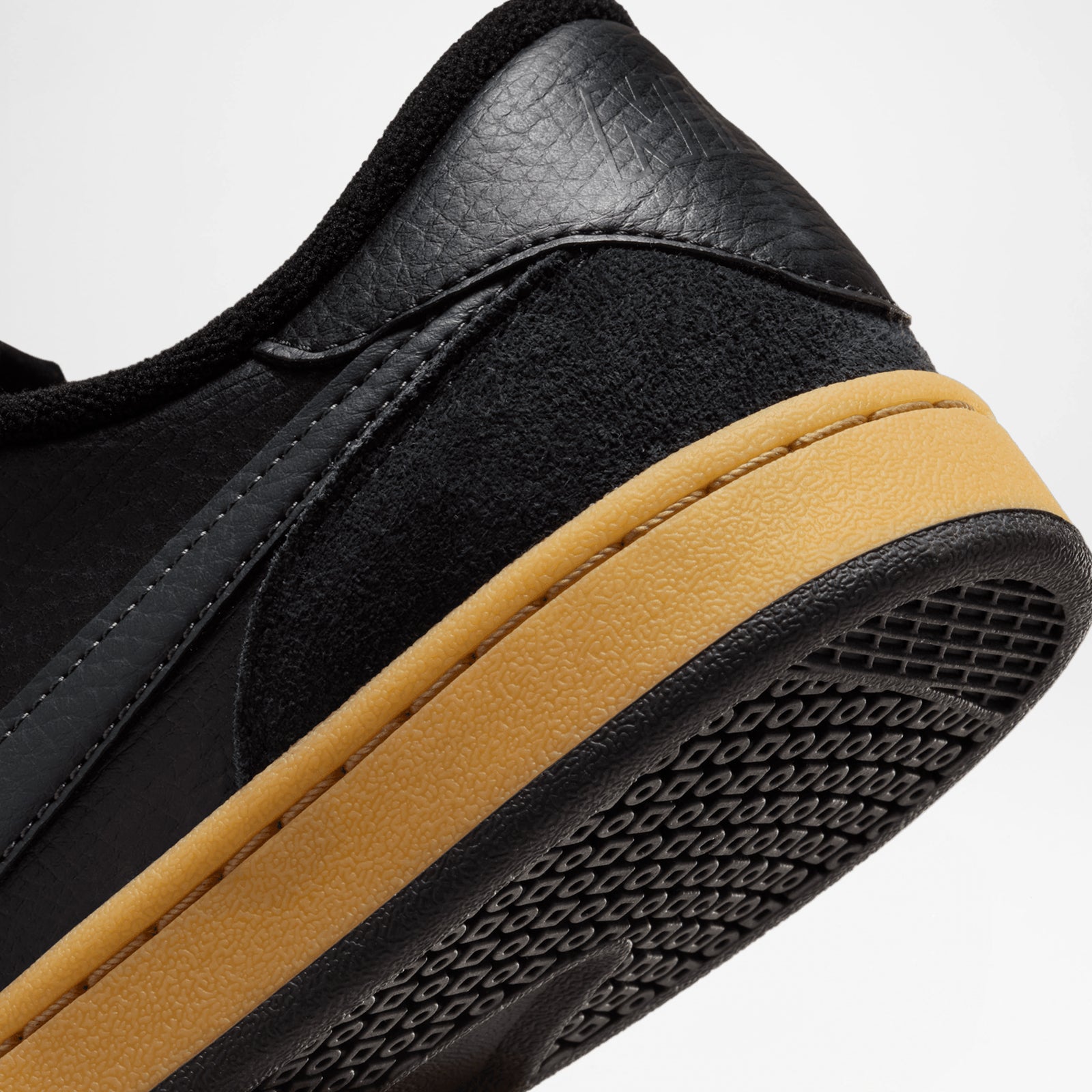 FC Classic Black Gum