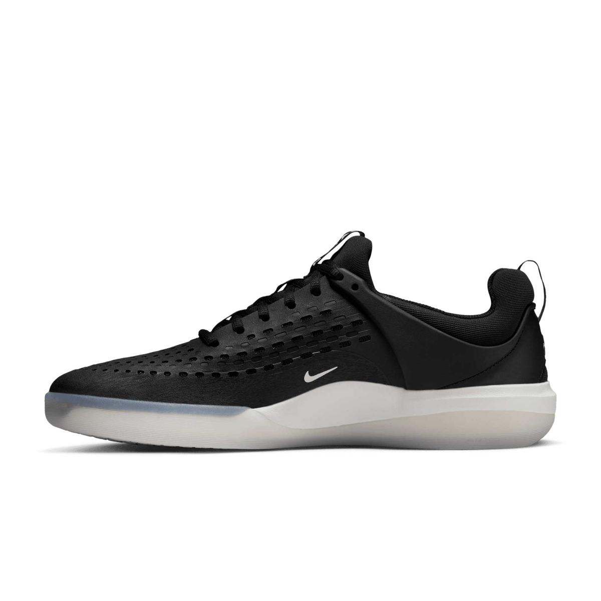 Nyjah 3 Black White