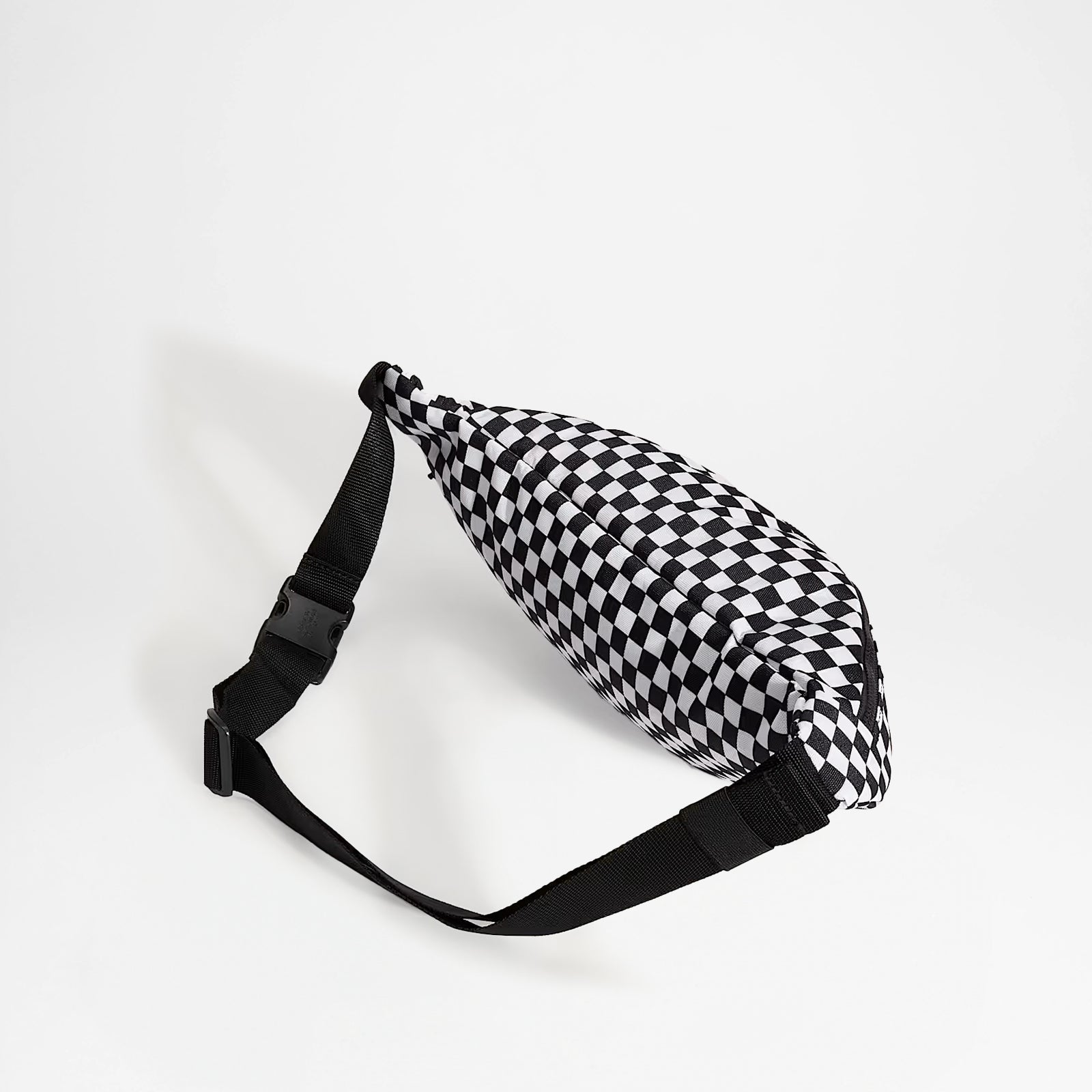 Ward Cross Body Pack Black White